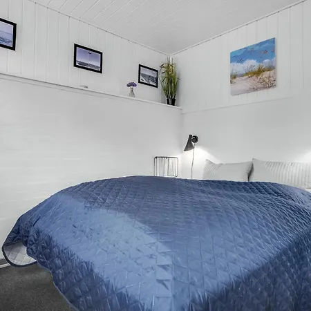 Stunning In Glesborg With Kitchen *