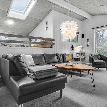 Holiday home Stunning In Glesborg With Kitchen Fjellerup Strand