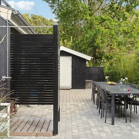 Holiday home Stunning In Glesborg With Kitchen *
