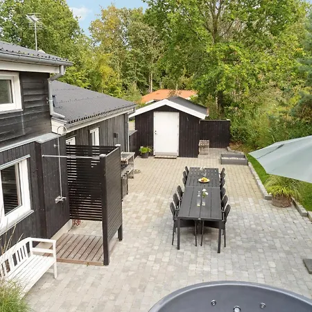 Holiday home Stunning In Glesborg With Kitchen *